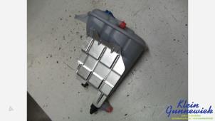 Begagnade Expansionskärl Audi SQ5 Pris € 25,00 Marginaltabell erbjuds av Klein Gunnewiek Autodemontage & Motorentechniek