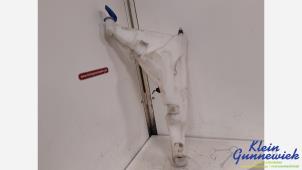 Gebruikte Ruitensproeiertank voor Audi S8 Prijs € 30,00 Margeregeling aangeboden door Klein Gunnewiek Autodemontage & Motorentechniek