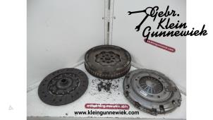 Begagnade Svänghjul Opel Vivaro Pris € 185,00 Marginaltabell erbjuds av Klein Gunnewiek Autodemontage & Motorentechniek