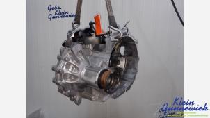 Używane Skrzynia biegów Volkswagen Golf Cena € 1.395,00 Procedura marży oferowane przez Klein Gunnewiek Autodemontage & Motorentechniek