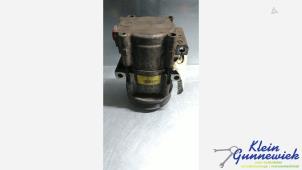Używane Pompa klimatyzacji Ford Mondeo Cena € 60,00 Procedura marży oferowane przez Klein Gunnewiek Autodemontage & Motorentechniek