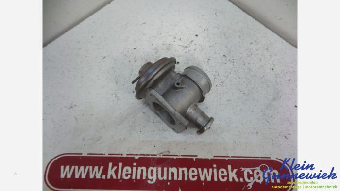 EGR Klep van een Opel Omega 2003