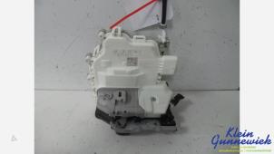 Begagnade Dörrlåsmekanism, 4-dörrars, höger fram Audi SQ5 Pris € 25,00 Marginaltabell erbjuds av Klein Gunnewiek Autodemontage & Motorentechniek