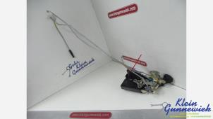 Gebruikte Portierslot Mechaniek 4Deurs rechts-achter Opel Karl Prijs € 20,00 Margeregeling aangeboden door Klein Gunnewiek Autodemontage & Motorentechniek