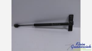 Używane Ogranicznik drzwi prawych przednich wersja 4-drzwiowa BMW 7-Serie Cena € 30,00 Procedura marży oferowane przez Klein Gunnewiek Autodemontage & Motorentechniek