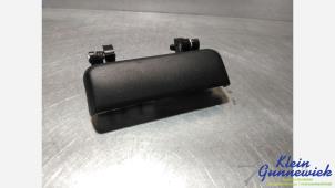 Używane Uchwyt tylnej klapy Ford Transit Cena € 25,00 Procedura marży oferowane przez Klein Gunnewiek Autodemontage & Motorentechniek