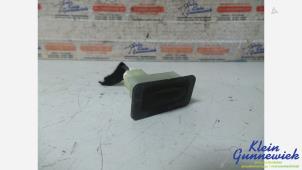 Begagnade Handtag, baklucka Renault Megane Scenic Pris € 30,00 Marginaltabell erbjuds av Klein Gunnewiek Autodemontage & Motorentechniek