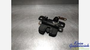 Gebruikte Slotmechaniek Achterklep Volkswagen Transporter Prijs € 20,00 Margeregeling aangeboden door Klein Gunnewiek Autodemontage & Motorentechniek