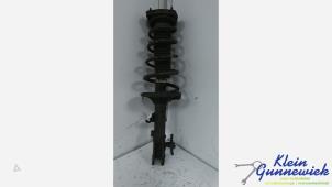 Begagnade Stötdämparstång, höger bak Kia Cerato Pris € 50,00 Marginaltabell erbjuds av Klein Gunnewiek Autodemontage & Motorentechniek