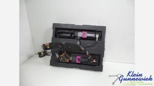 Begagnade Dator , karosskontroll (BCM) Audi A4 Pris € 125,00 Marginaltabell erbjuds av Klein Gunnewiek Autodemontage & Motorentechniek