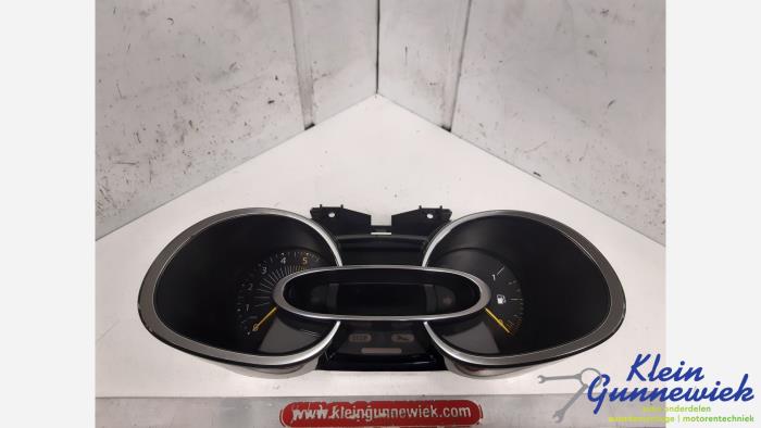 Instrumentpanel från en Renault Clio 2015