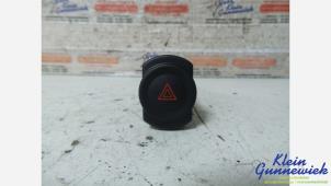 Gebruikte Paniekverlichtings Schakelaar Dacia Logan Prijs € 20,00 Margeregeling aangeboden door Klein Gunnewiek Autodemontage & Motorentechniek