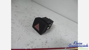 Begagnade Nödbelysningsbrytare Audi S5 Pris € 15,00 Marginaltabell erbjuds av Klein Gunnewiek Autodemontage & Motorentechniek