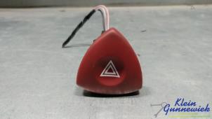 Begagnade Nödbelysningsbrytare Renault Grand Espace Pris € 20,00 Marginaltabell erbjuds av Klein Gunnewiek Autodemontage & Motorentechniek