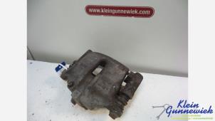 Używane Zacisk hamulcowy lewy przód Opel Agila Cena € 25,00 Procedura marży oferowane przez Klein Gunnewiek Autodemontage & Motorentechniek