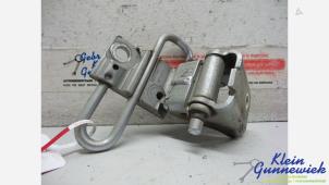 Gebruikte Scharnier deur rechts-voor Seat Exeo Prijs € 20,00 Margeregeling aangeboden door Klein Gunnewiek Autodemontage & Motorentechniek