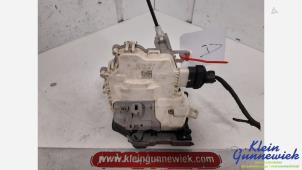 Begagnade Dörrmekanism, 4-dörrars, höger bak Audi SQ5 Pris € 35,00 Marginaltabell erbjuds av Klein Gunnewiek Autodemontage & Motorentechniek