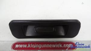 Gebruikte Handgreep Achterklep Opel Zafira Prijs € 20,00 Margeregeling aangeboden door Klein Gunnewiek Autodemontage & Motorentechniek
