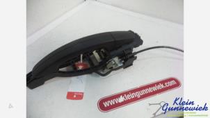 Używane Uchwyt drzwi prawych wersja 2-drzwiowa Ford Transit Connect Cena € 25,00 Procedura marży oferowane przez Klein Gunnewiek Autodemontage & Motorentechniek