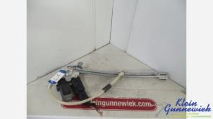 Begagnade Motor, dörrfönster Renault Laguna Pris € 45,00 Marginaltabell erbjuds av Klein Gunnewiek Autodemontage & Motorentechniek