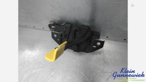 Gebruikte Slotmechaniek Motorkap Ford C-Max Prijs € 20,00 Margeregeling aangeboden door Klein Gunnewiek Autodemontage & Motorentechniek