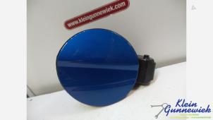 Używane Pokrywa wlewu paliwa Skoda Fabia Cena € 30,00 Procedura marży oferowane przez Klein Gunnewiek Autodemontage & Motorentechniek