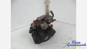 Gebruikte Brandstofpomp Mechanisch Mercedes C-Klasse Prijs € 175,00 Margeregeling aangeboden door Klein Gunnewiek Autodemontage & Motorentechniek