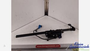 Gebruikte Gordelaangever links Mercedes C-Klasse Prijs € 85,00 Margeregeling aangeboden door Klein Gunnewiek Autodemontage & Motorentechniek