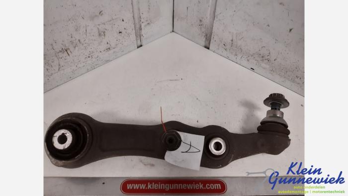 Främre undre gaffelben, höger från en Mercedes E-Klasse 2019