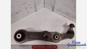 Begagnade Främre undre gaffelben, höger Mercedes C-Klasse Pris € 45,00 Marginaltabell erbjuds av Klein Gunnewiek Autodemontage & Motorentechniek