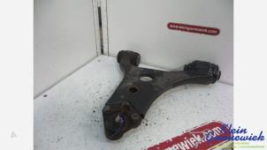 Begagnade Främre undre gaffelben, vänster Mercedes A-Klasse Pris € 30,00 Marginaltabell erbjuds av Klein Gunnewiek Autodemontage & Motorentechniek