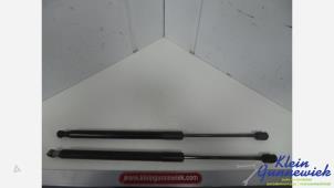 Gebruikte Amortisseur links-achter Mercedes C-Klasse Prijs € 35,00 Margeregeling aangeboden door Klein Gunnewiek Autodemontage & Motorentechniek