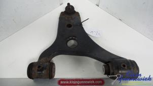 Begagnade Främre undre gaffelben, vänster Mercedes B-Klasse Pris € 50,00 Marginaltabell erbjuds av Klein Gunnewiek Autodemontage & Motorentechniek