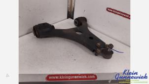 Begagnade Främre undre gaffelben, vänster Mercedes B-Klasse Pris € 60,00 Marginaltabell erbjuds av Klein Gunnewiek Autodemontage & Motorentechniek