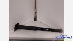 Używane Amortyzator lewy tyl MG ZS Cena € 40,00 Procedura marży oferowane przez Klein Gunnewiek Autodemontage & Motorentechniek