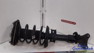 Gebruikte Veerpoot links-voor Mercedes E-Klasse Prijs € 60,00 Margeregeling aangeboden door Klein Gunnewiek Autodemontage & Motorentechniek