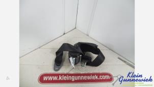 Begagnade Bakre säkerhetsbälte, mitten Mercedes A-Klasse Pris € 25,00 Marginaltabell erbjuds av Klein Gunnewiek Autodemontage & Motorentechniek