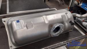 Gebruikte Tank Mercedes SLK Prijs € 245,00 Margeregeling aangeboden door Klein Gunnewiek Autodemontage & Motorentechniek