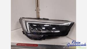 Begagnade Strålkastare, höger Opel Crossland X Pris € 150,00 Marginaltabell erbjuds av Klein Gunnewiek Autodemontage & Motorentechniek