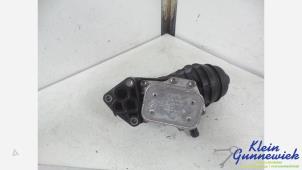 Gebruikte Oliefilterhuis Mercedes CLA Prijs € 45,00 Margeregeling aangeboden door Klein Gunnewiek Autodemontage & Motorentechniek