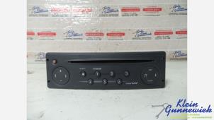 Begagnade CD-spelare med radio Renault Grand Espace Pris € 75,00 Marginaltabell erbjuds av Klein Gunnewiek Autodemontage & Motorentechniek