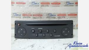 Begagnade CD-spelare med radio Renault Laguna Pris € 45,00 Marginaltabell erbjuds av Klein Gunnewiek Autodemontage & Motorentechniek