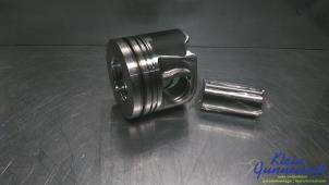 Nya Kolv Renault Trafic Pris € 446,49 Inklusive moms erbjuds av Klein Gunnewiek Autodemontage & Motorentechniek