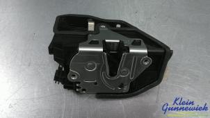 Gebruikte Slotmechaniek Portier 4Deurs rechts-voor BMW M3 Prijs € 65,00 Margeregeling aangeboden door Klein Gunnewiek Autodemontage & Motorentechniek