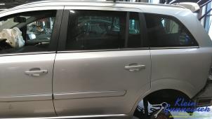 Używane Drzwi lewe tylne wersja 4-drzwiowa Opel Zafira Cena € 50,00 Procedura marży oferowane przez Klein Gunnewiek Autodemontage & Motorentechniek
