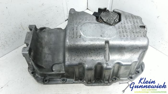 Oljetråg från en Volkswagen Golf 2006