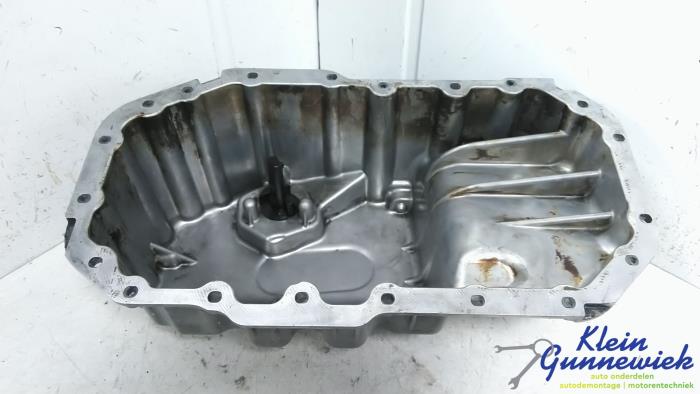 Oljetråg från en Volkswagen Golf 2006