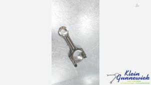 Begagnade Vevstake Renault Trafic Pris € 60,00 Marginaltabell erbjuds av Klein Gunnewiek Autodemontage & Motorentechniek