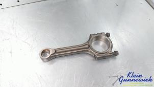 Begagnade Vevstake Renault Captur Pris € 35,00 Marginaltabell erbjuds av Klein Gunnewiek Autodemontage & Motorentechniek