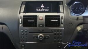 Używane Wyswietlacz wewnetrzny Mercedes C-Klasse Cena € 50,00 Procedura marży oferowane przez Klein Gunnewiek Autodemontage & Motorentechniek